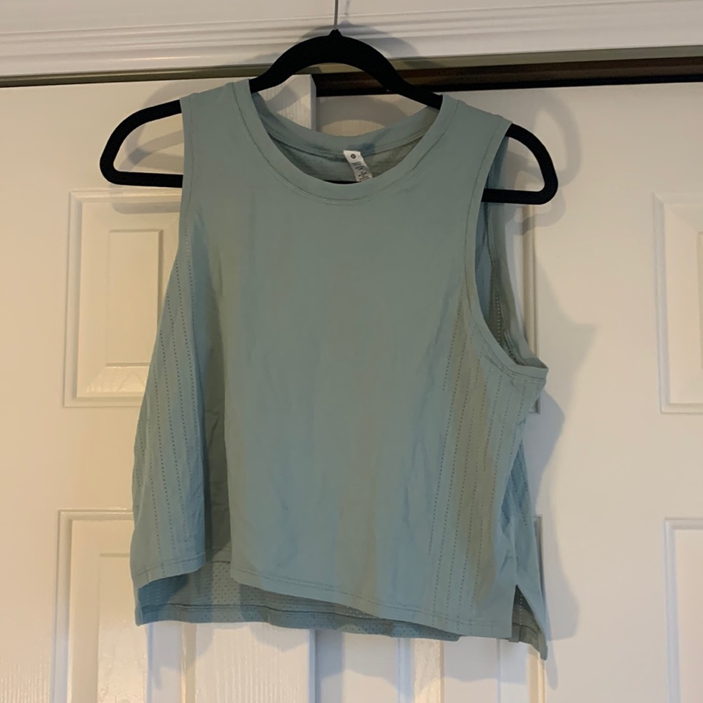 Lululemon Athletica - Women’s Cropped Tank Top